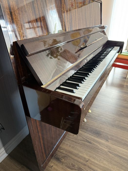 Pianina clasica in stare buna