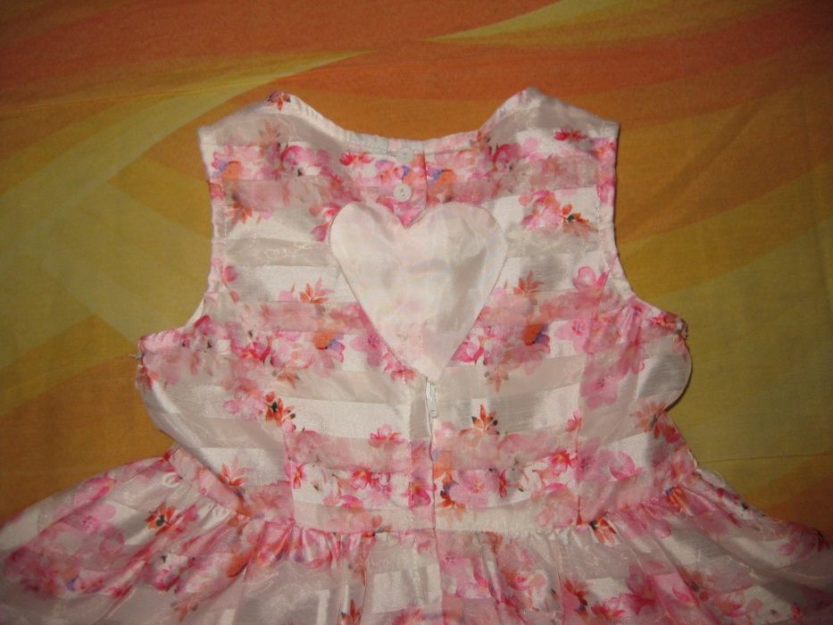 Разкошна рокля за малка принцеса