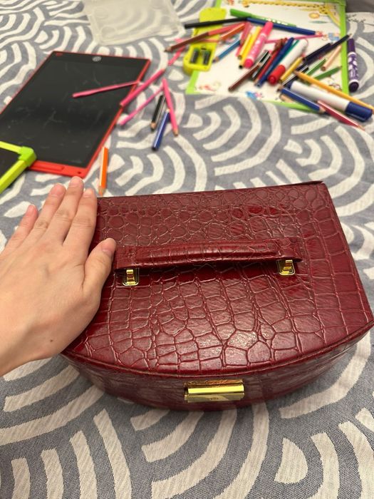 Шкатулка для украшении бордовая