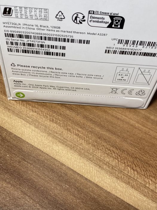 iPhone 16• 128 GB • Black