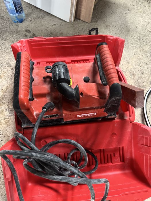 Masina de caneluri Hilti DC.SE.20 aproape noua