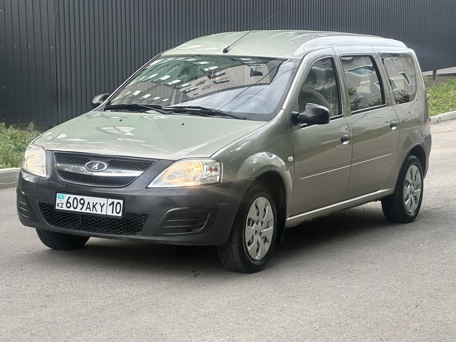 Продам ларгус 2013 год