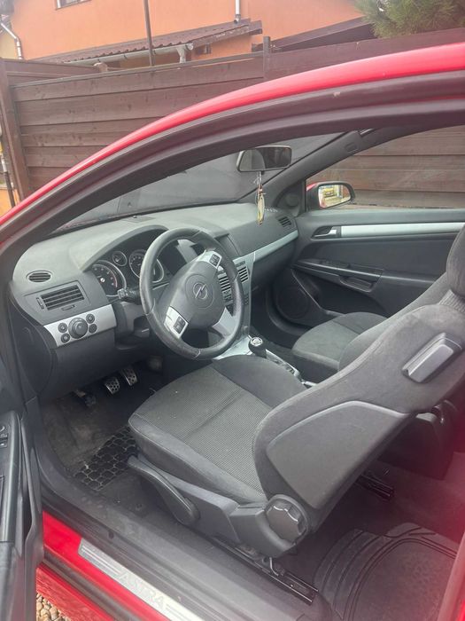 Opel Astra GTC 2.0 Turbo • 200 CP • Panoramic Roof • 175.000 km