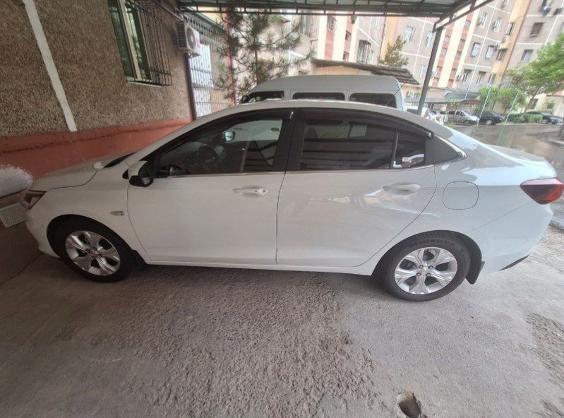 ONIX premier turbo.