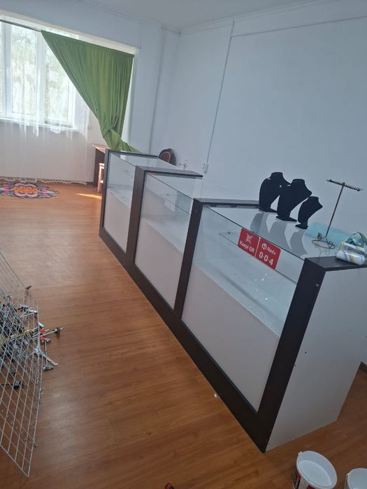 Витрина сатылады 3.20 размері