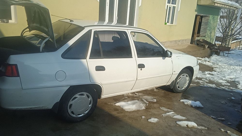 Avtomobil Nexia 2 sotiladi