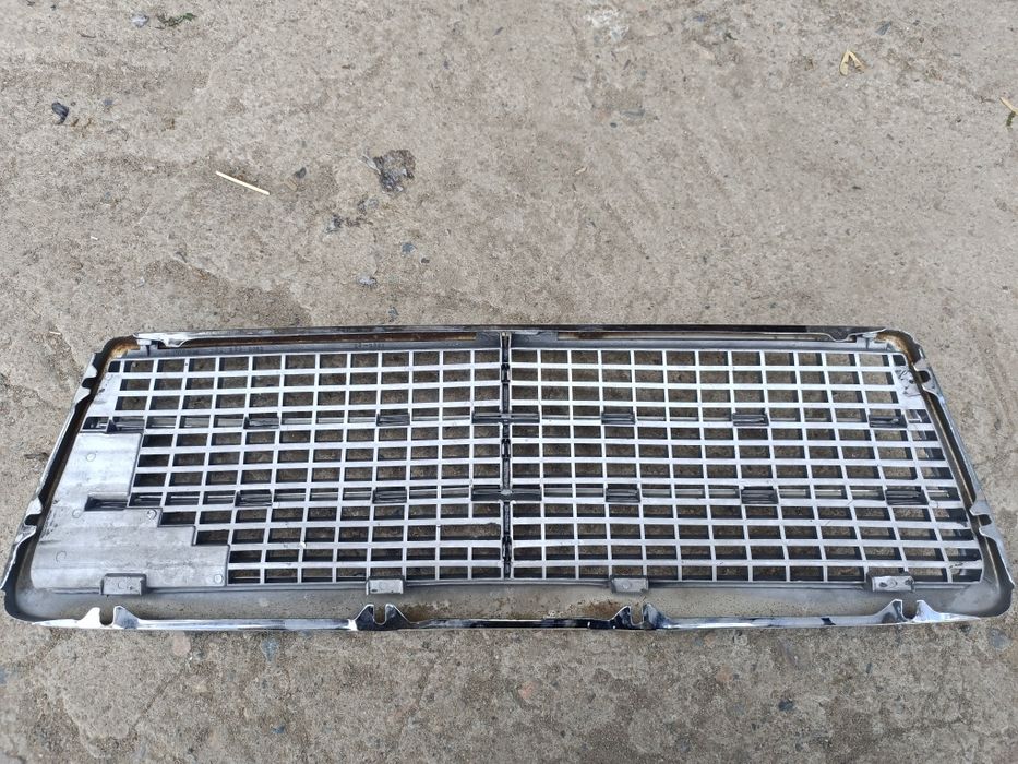 Продам решетку w202