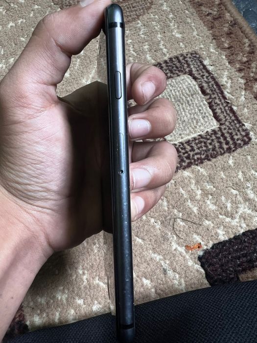 Айфон SE 22000 тг