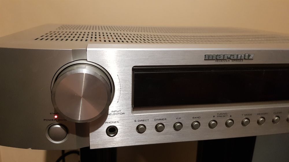 Pentru muzica  de reparat sau piese de schimb amplificator receiver Marantz SR 5023