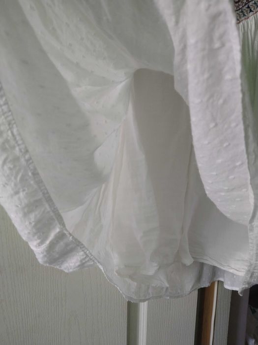 Блуза с красиви бродерии