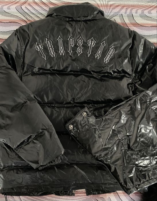 продам куртку Trapstar