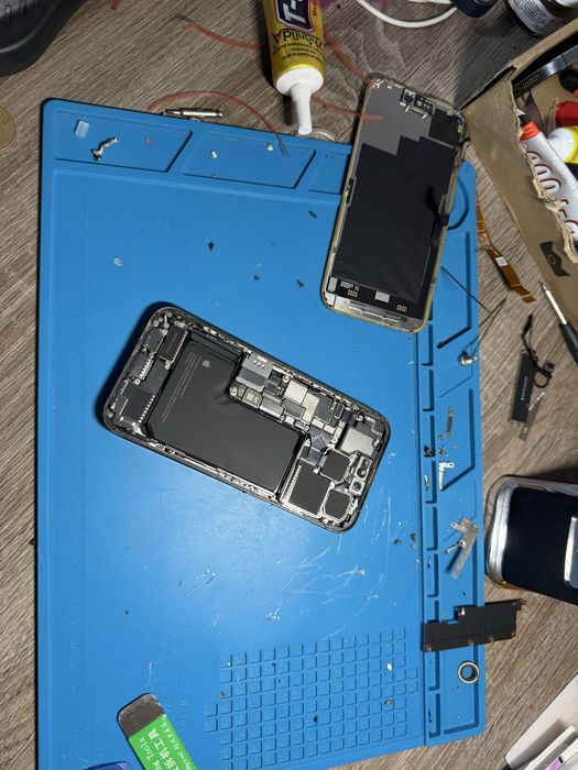 Reparatii telefoane Curtea de Arges | Reparatii iPhone Samsung Xiaomi | Schimb Display | Schimb Baterie