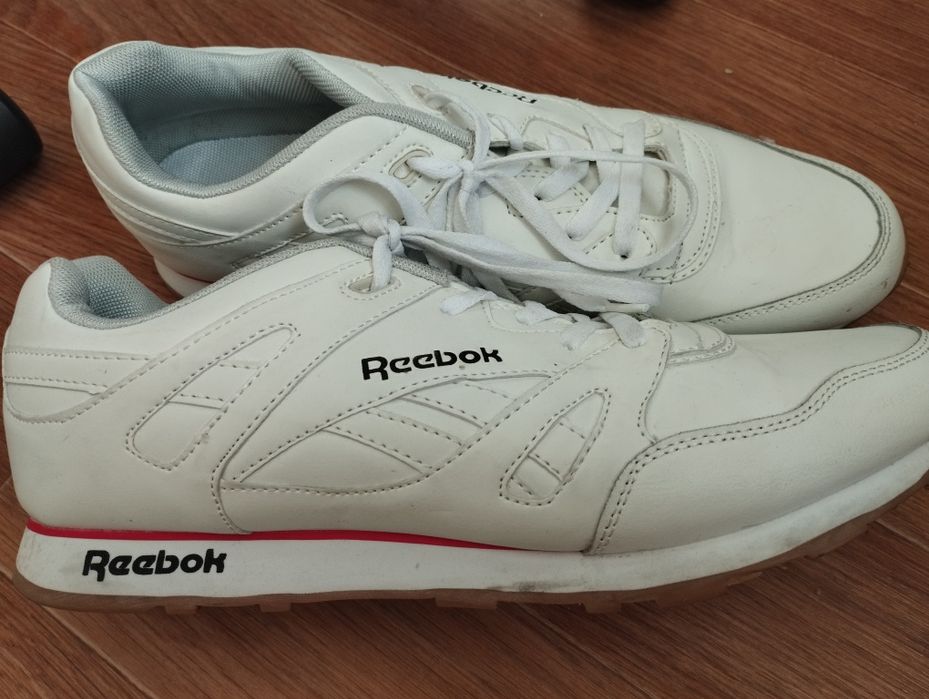 Продается кроссовки