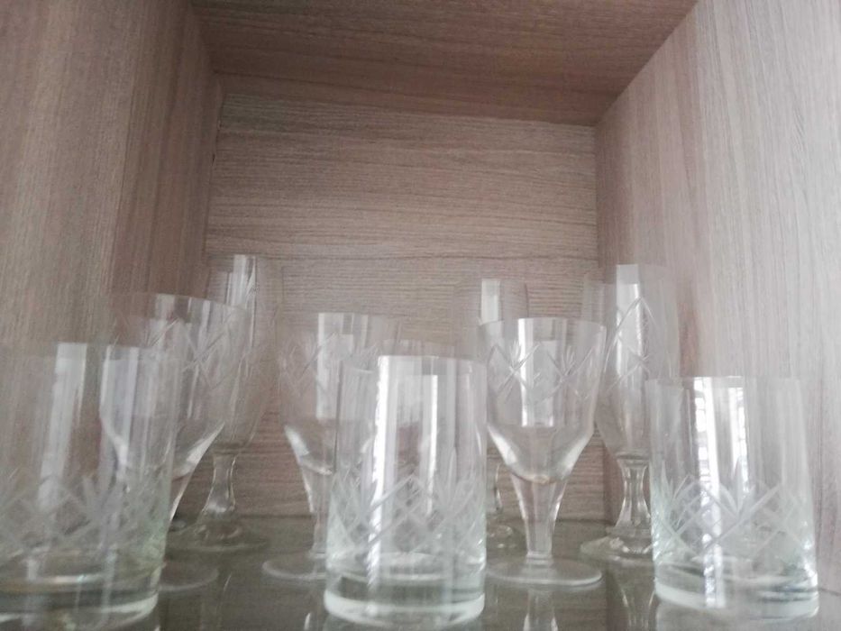 Комплект чаши за различни напитки