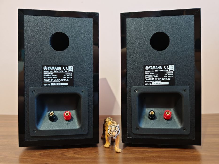 Yamaha NS-BP200. Boxe raft/monitoare top.. Calitate premium. Preț fix.
