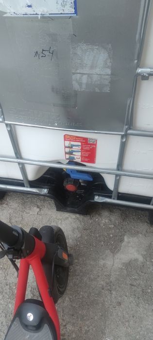 IBC Цистерна за вода 1000 литра Бидон