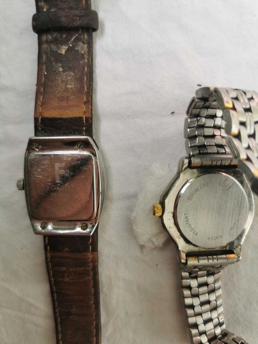 Ceasuri Fossil si Sekonda functioneaza cu baterii (quartz)