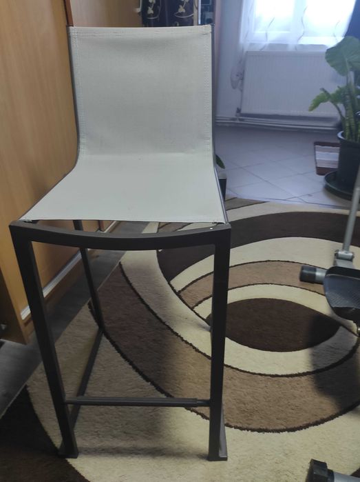 Masa bar gri metalica cu geam impregnat + 4 scaune