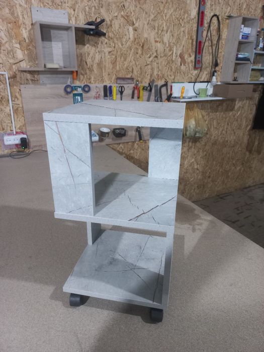 Столик преддиваный новый с цеха