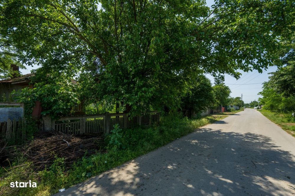 Varasti - loc Obedeni | teren intravilan | strada asfaltata