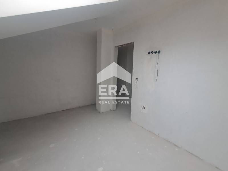 Продава се Четиристаен апартамент в Варна, Лятно кино Тракия - 148 кв.м за 1051 €/кв.м - Снимка #8