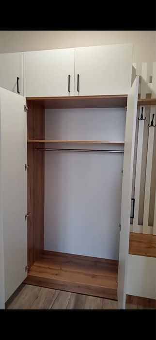 Шкаф  в  прихожую