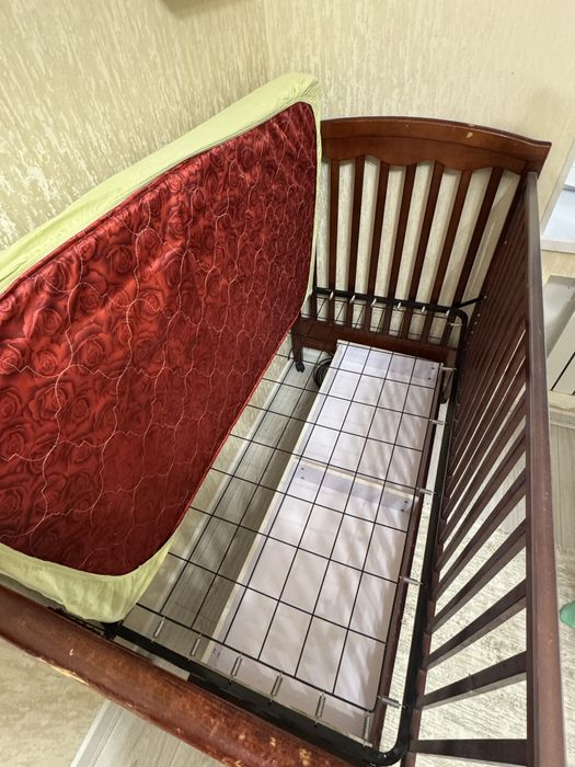 Детская кроватка