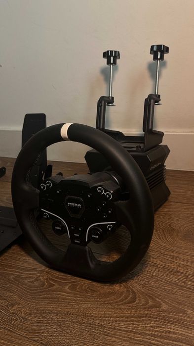 Игровой руль Moza R5