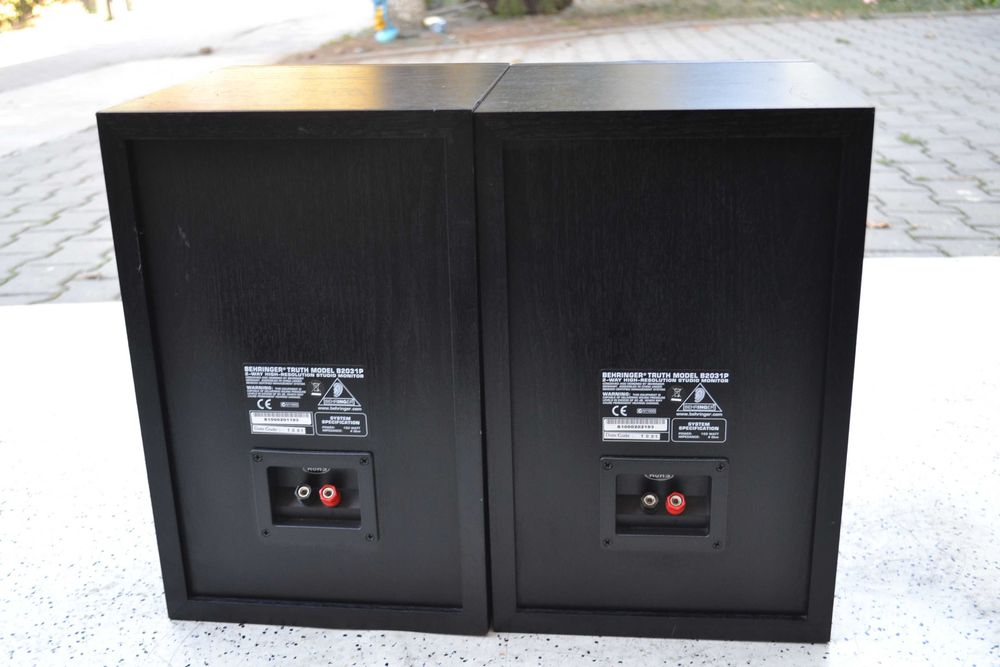 Boxe Behringer model B 2031 P
