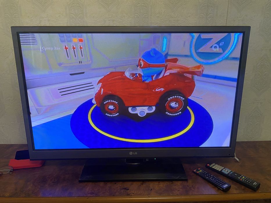 Телевизор LG. В отличном состоянии.  107 диагональ.