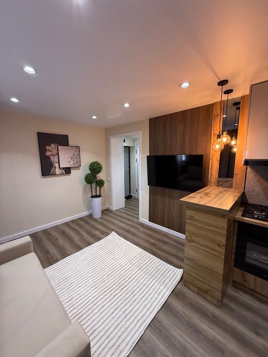 Срочно , 1в2/2/5 Шота Руставели , гостиница России