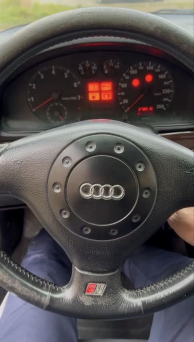 Masina Audi A4 Benzina