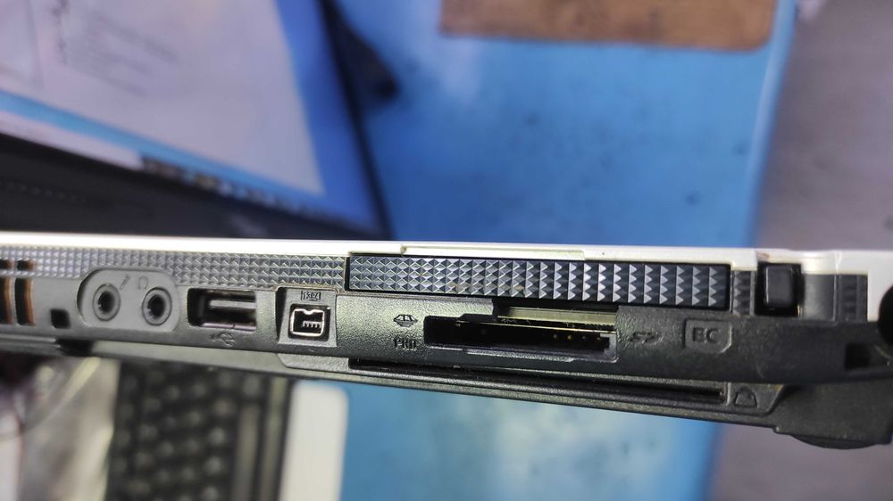 laptop tableta fujitsu T5010 240gb SSD 8Gb ram DVDRW alimen bateria ok