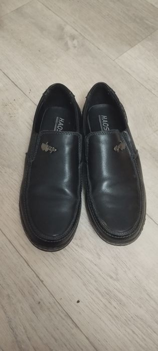 Продам туфли мужские на мальчика
