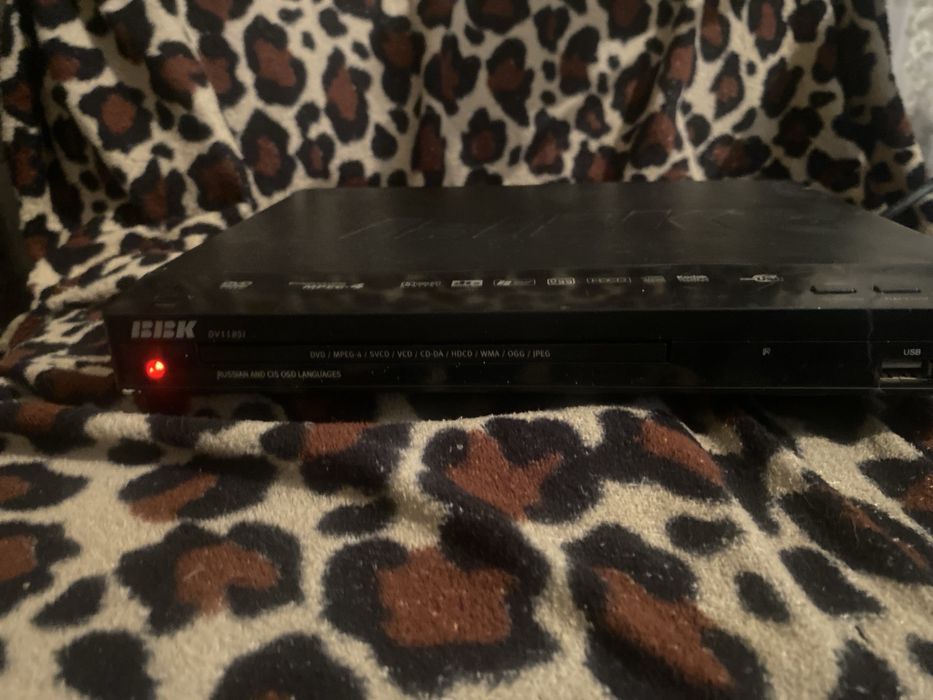 Продам DVD плеер за 1500