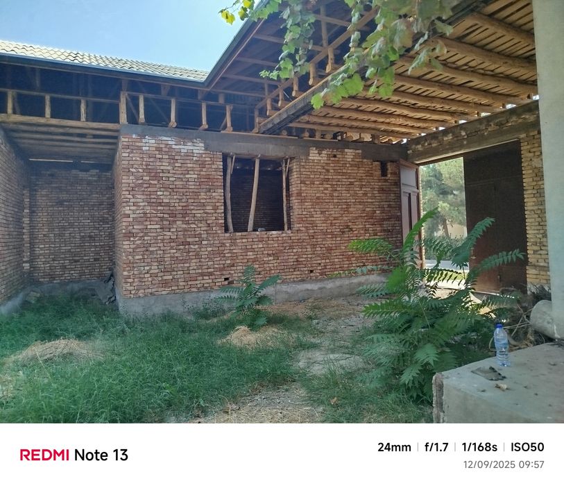 5 sotixli 5 ta xona plus oshxona sotiladi.