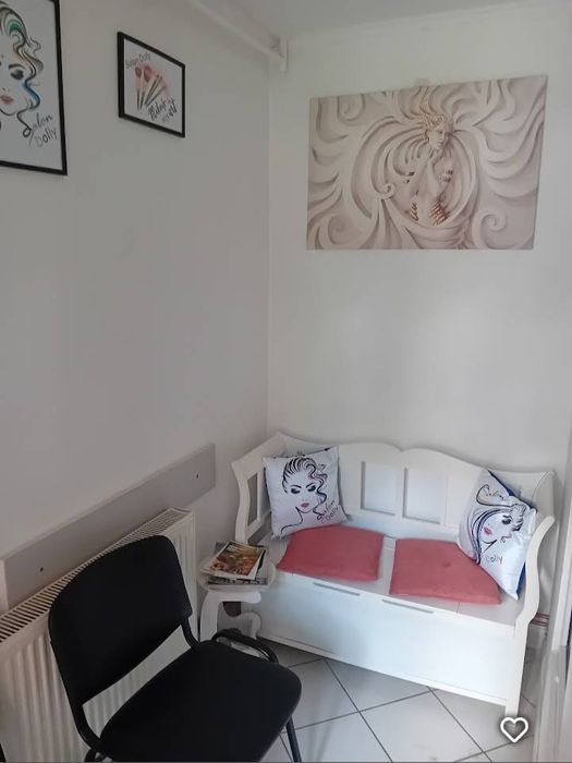 Închiriez post lucru manichiura pedichiura