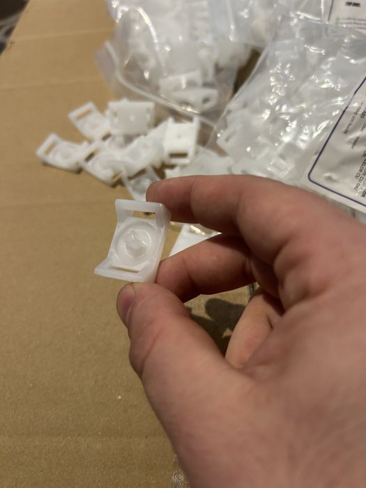 Suport brida pentru Pistoale de cuie pe gaz sau acumulator /