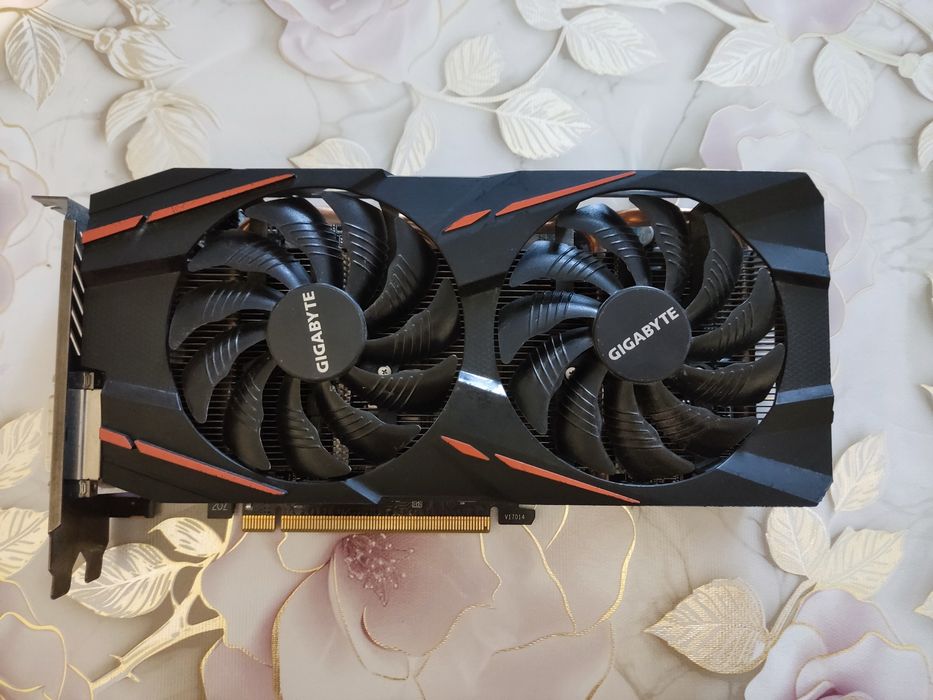 Видеокарта Gigabyte RX 570 8GB
