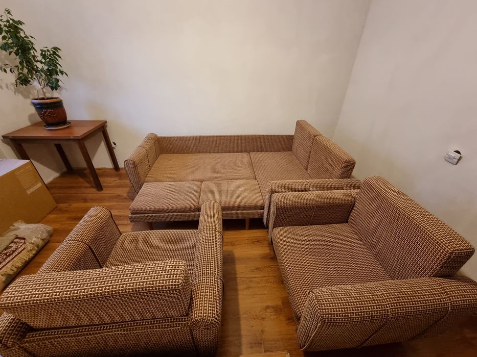 Продаётся диван, два кресла