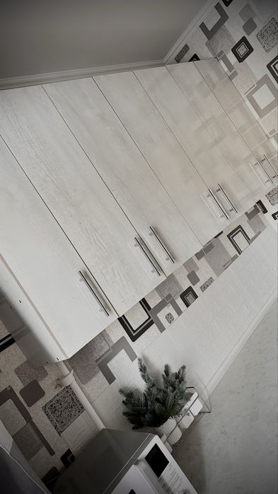 Кухоный гарнитур+микроволновка