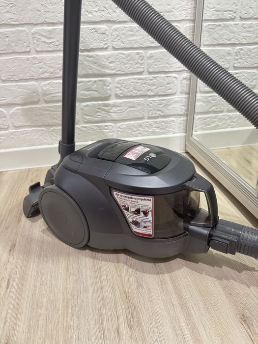 Продам пылесос LG 2000 ватт в отличном состоянии