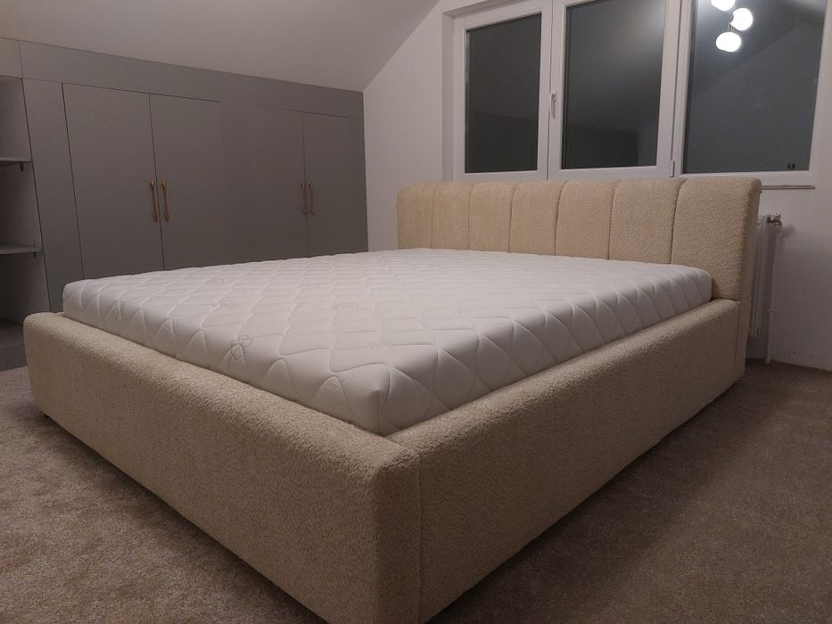 Paturi Tapitate Chesterfield