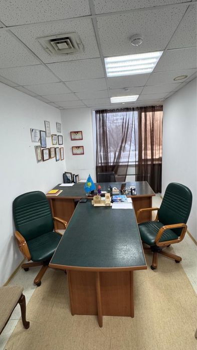 Продам офисеую мебель