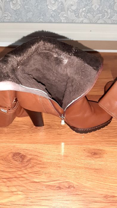 Сапоги новые кожаные. 38размер.