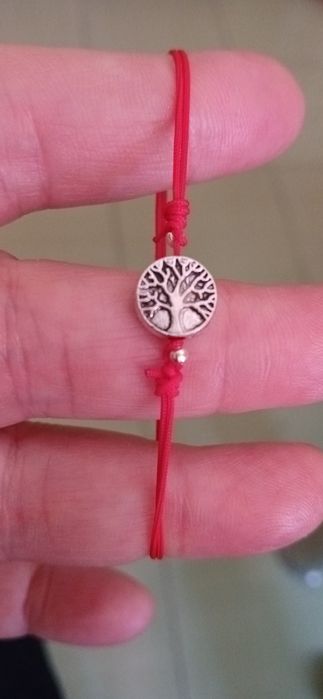 Нови Ръчно Изработени Гривнички