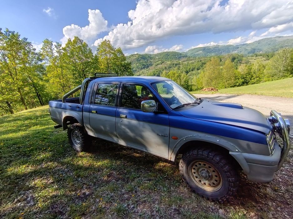 Vând Mitsubishi l200