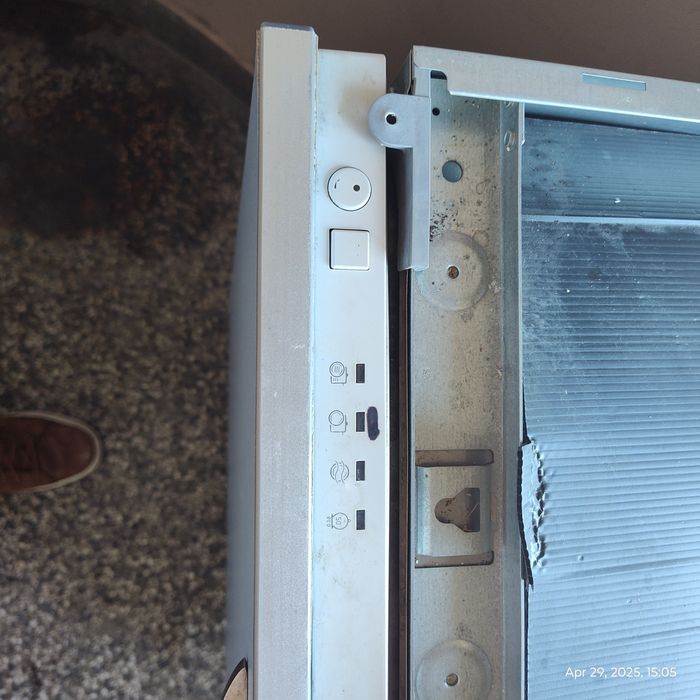 Съдомиялна машина Ariston Hotpoint 60см. и подарък!.