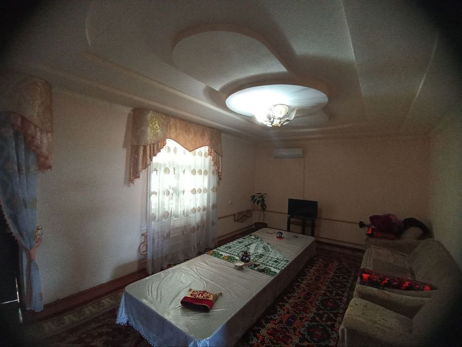 Уй Сотилади Гулистон Давлат Унверситети ёнидаги участкаларда