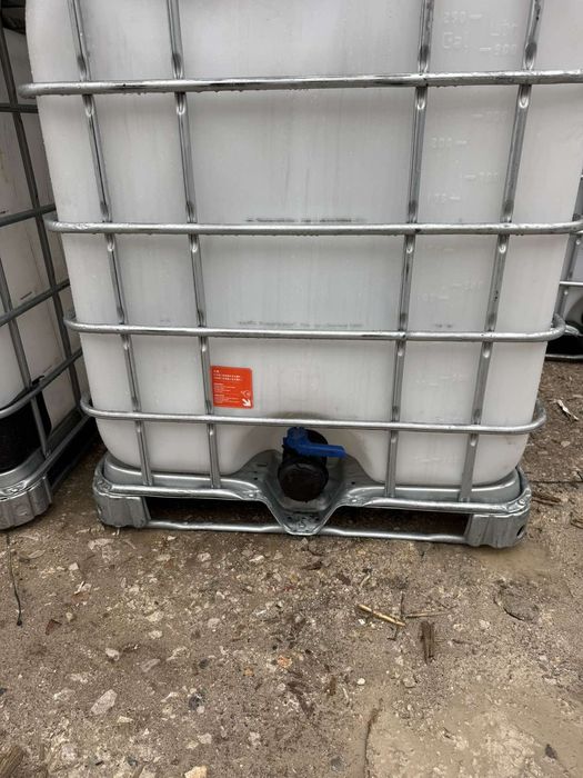 Продавам бидони 1000 литра